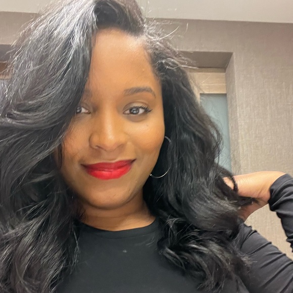 Meet your Posher, Andrea - Picture 1 of 1